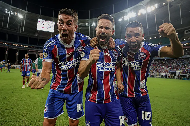 Bahia vence Bragantino e se mantém na vice-liderança do Brasileirão