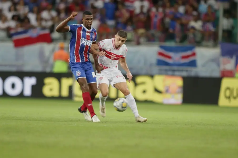 Sem gols no tempo normal, CRB vence Bahia nos pênaltis e vai à final do Nordestão