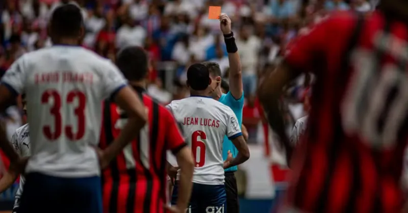 STJD Confirma Suspensão de Jean Lucas: Bahia Perde Peça Chave para Próximos Jogos